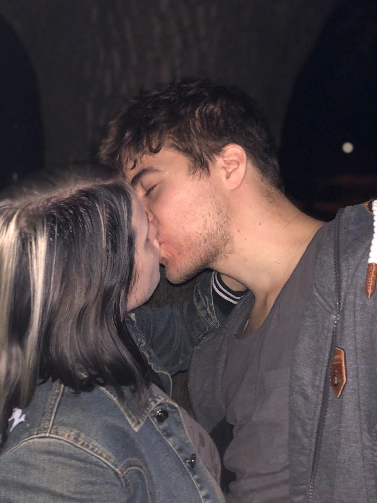 Nicole schreibt über New Relationship Energy (NRE) – Titelbild des Blogartikels